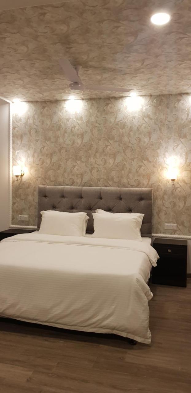 Hotel Green Court Homagama Экстерьер фото
