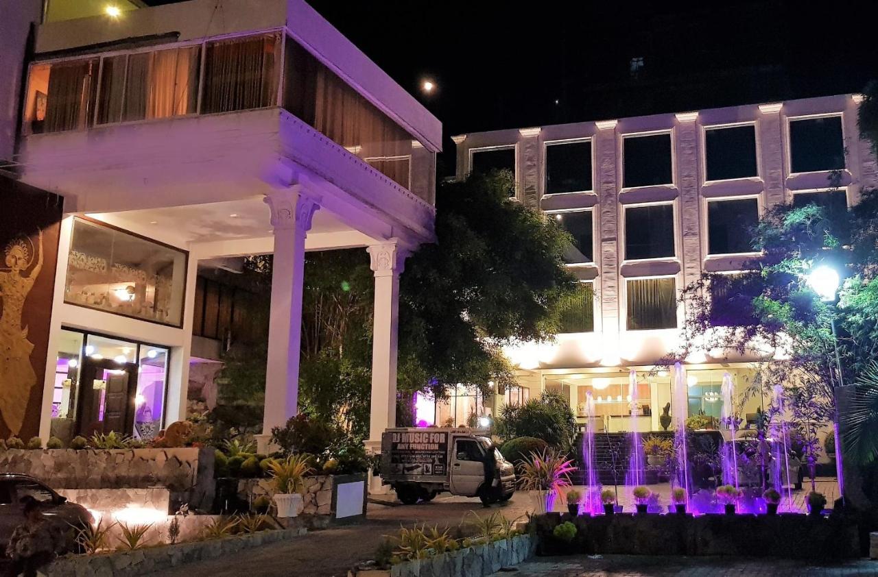 Hotel Green Court Homagama Экстерьер фото