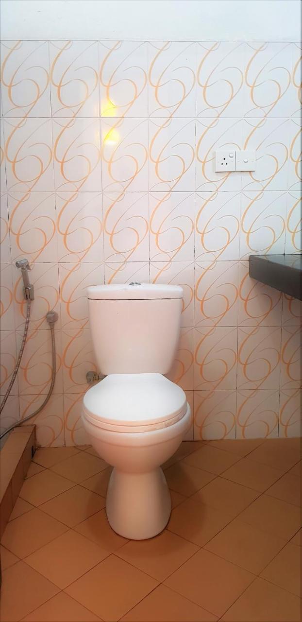 Hotel Green Court Homagama Экстерьер фото